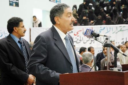 عبدالغني يلقي كلمته في الحفل أمس